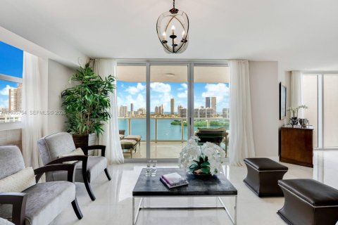 Copropriété à louer à Aventura, Floride: 4 chambres, 328.22 m2 № 2385306 - photo 2