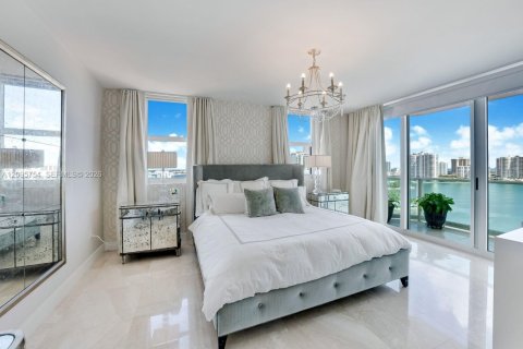 Copropriété à louer à Aventura, Floride: 4 chambres, 328.22 m2 № 2385306 - photo 11