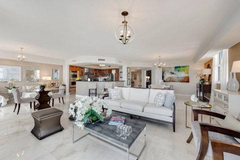 Copropriété à louer à Aventura, Floride: 4 chambres, 328.22 m2 № 2385306 - photo 3
