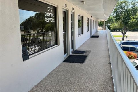 Propiedad comercial en Bradenton, Florida 55 m2 № 2111688