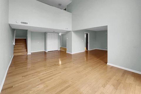 Adosado en venta en Tampa, Florida, 3 dormitorios, 185.15 m2 № 1580360 - foto 3