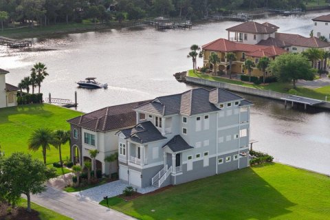 House in Palm Coast, Florida 4 bedrooms, 386.1 sq.m. № 2241220