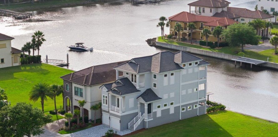 House in Palm Coast, Florida 4 bedrooms, 386.1 sq.m. № 2241220