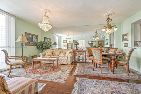 Condominio en alquiler en Miami, Florida, 1 dormitorio, 75.62 m2 № 1991161 - foto 4