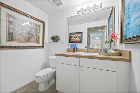 Condominio en alquiler en Miami, Florida, 1 dormitorio, 75.62 m2 № 1991161 - foto 14