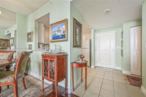 Condominio en alquiler en Miami, Florida, 1 dormitorio, 75.62 m2 № 1991161 - foto 8