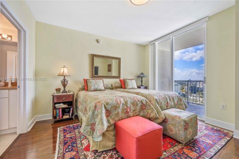 Condominio en alquiler en Miami, Florida, 1 dormitorio, 75.62 m2 № 1991161 - foto 15