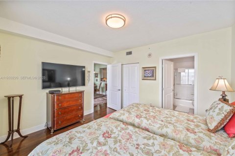 Condominio en alquiler en Miami, Florida, 1 dormitorio, 75.62 m2 № 1991161 - foto 16