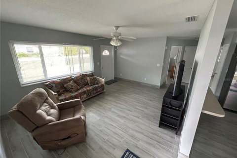 House in Dunnellon, Florida 2 bedrooms, 103.21 sq.m. № 2226928 - photo 5