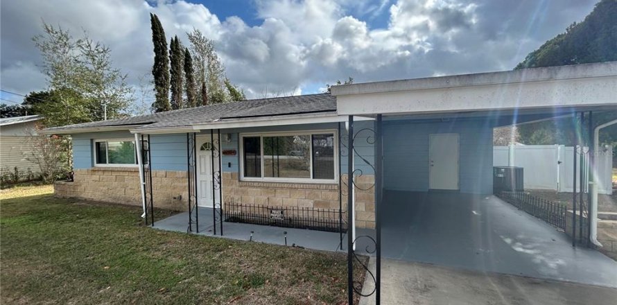 House in Dunnellon, Florida 2 bedrooms, 103.21 sq.m. № 2226928