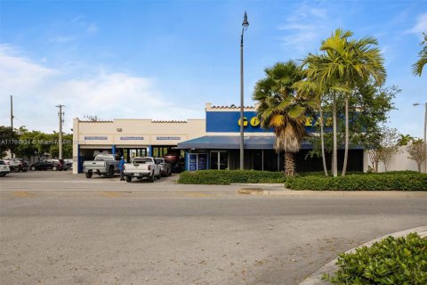 Propiedad comercial en venta en Homestead, Florida № 2029458 - foto 21