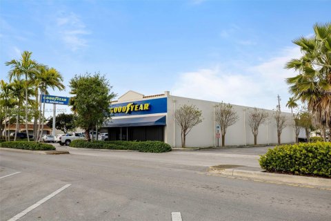 Propiedad comercial en venta en Homestead, Florida № 2029458 - foto 20