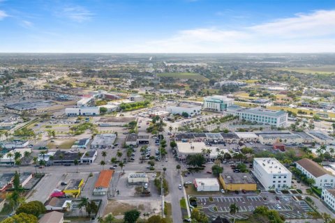 Propiedad comercial en venta en Homestead, Florida № 2029458 - foto 15