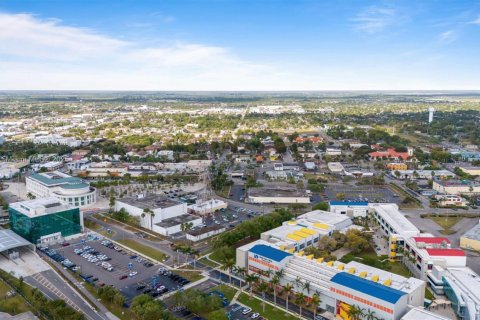 Propiedad comercial en venta en Homestead, Florida № 2029458 - foto 18