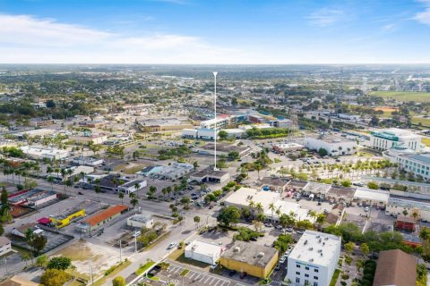 Propiedad comercial en venta en Homestead, Florida № 2029458 - foto 16