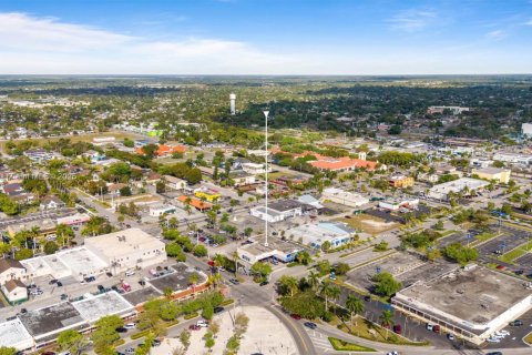 Propiedad comercial en venta en Homestead, Florida № 2029458 - foto 9