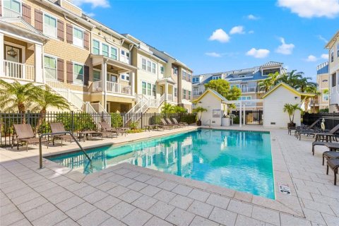 Adosado en venta en Indian Shores, Florida, 4 dormitorios, 207.73 m2 № 1530383 - foto 28
