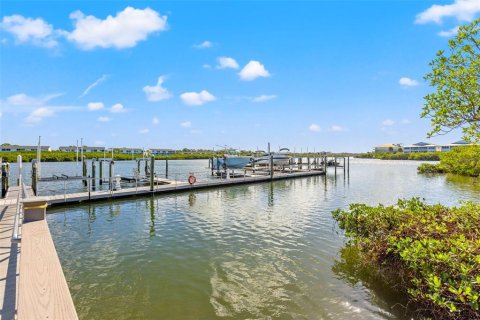 Adosado en venta en Indian Shores, Florida, 4 dormitorios, 207.73 m2 № 1530383 - foto 30