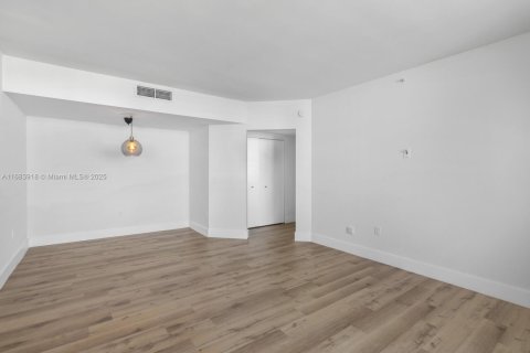 Condominio en venta en Miami Beach, Florida, 2 dormitorios, 100.71 m2 № 1420365 - foto 19