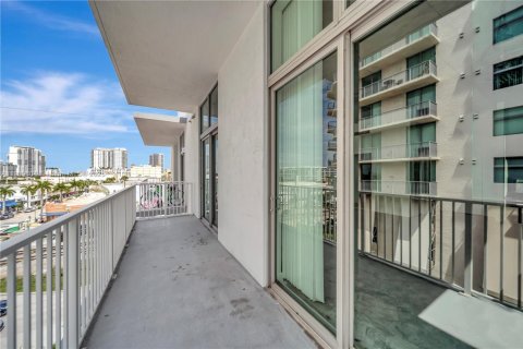 Copropriété à louer à Hollywood, Floride: 1 chambre, 68.56 m2 № 1965210 - photo 8
