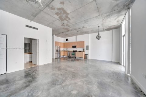 Copropriété à louer à Hollywood, Floride: 1 chambre, 68.56 m2 № 1965210 - photo 1