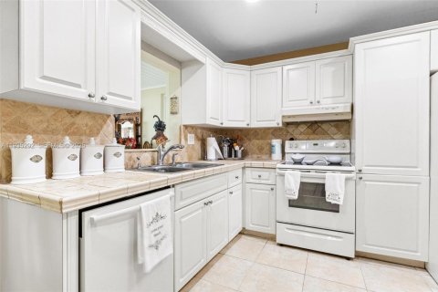 Casa en venta en Miami, Florida, 3 dormitorios, 151.52 m2 № 1993451 - foto 15