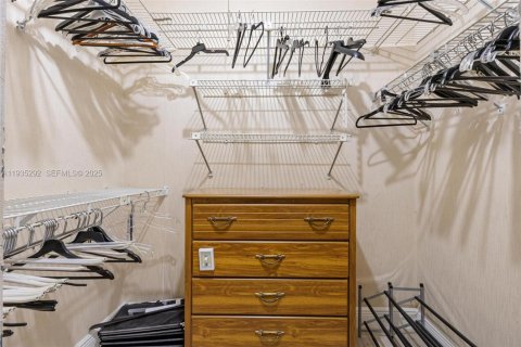 Casa en venta en Miami, Florida, 3 dormitorios, 151.52 m2 № 1993451 - foto 19