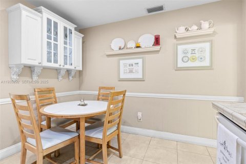 Casa en venta en Miami, Florida, 3 dormitorios, 151.52 m2 № 1993451 - foto 16