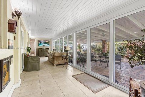 Casa en venta en Miami, Florida, 3 dormitorios, 151.52 m2 № 1993451 - foto 12