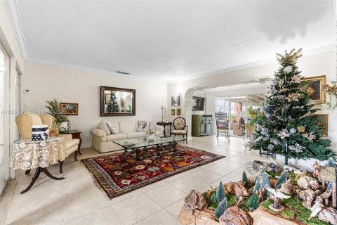 Casa en venta en Miami, Florida, 3 dormitorios, 151.52 m2 № 1993451 - foto 10