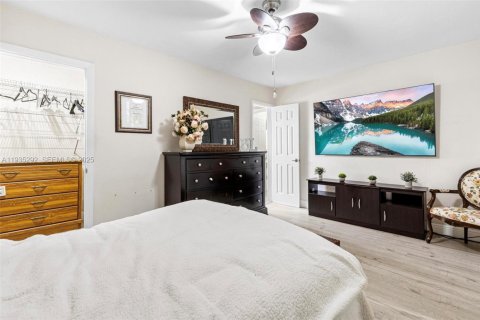 Casa en venta en Miami, Florida, 3 dormitorios, 151.52 m2 № 1993451 - foto 18