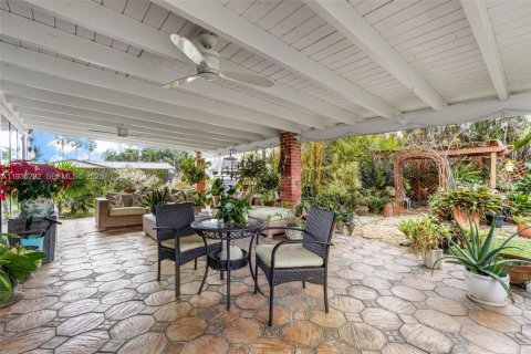 Casa en venta en Miami, Florida, 3 dormitorios, 151.52 m2 № 1993451 - foto 29