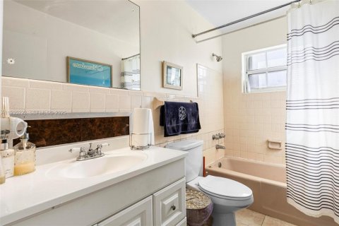 Casa en venta en Miami, Florida, 3 dormitorios, 151.52 m2 № 1993451 - foto 23