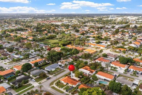 Casa en venta en Miami, Florida, 3 dormitorios, 151.52 m2 № 1993451 - foto 5