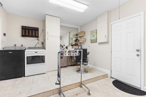 Casa en venta en Miami, Florida, 3 dormitorios, 151.52 m2 № 1993451 - foto 25