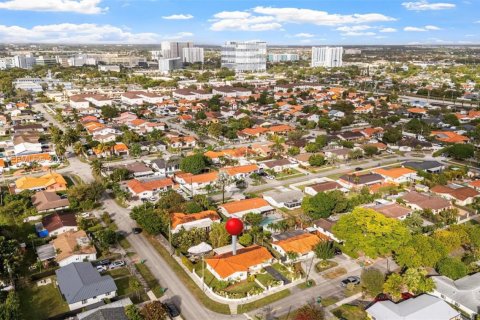 Casa en venta en Miami, Florida, 3 dormitorios, 151.52 m2 № 1993451 - foto 4