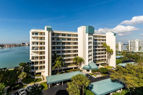 Condo in South Pasadena, Florida, 2 bedrooms  № 1769673 - photo 29