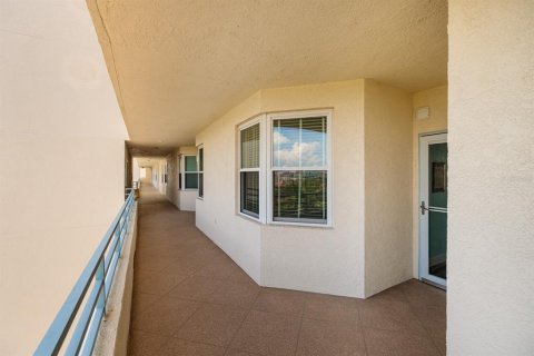 Condo in South Pasadena, Florida, 2 bedrooms  № 1769673 - photo 23