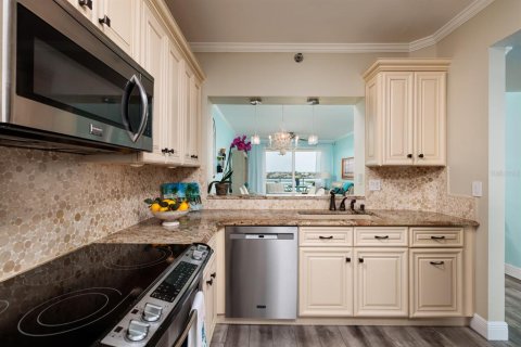 Condo in South Pasadena, Florida, 2 bedrooms  № 1769673 - photo 10