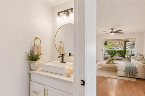 Condo in Tampa, Florida, 2 bedrooms № 2225539 - photo 18