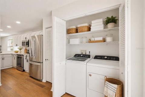 Condo in Tampa, Florida, 2 bedrooms № 2225539 - photo 25