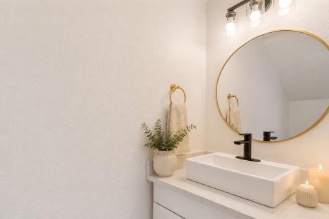 Condo in Tampa, Florida, 2 bedrooms № 2225539 - photo 19