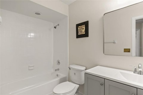 Duplex in Orlando, Florida 3 bedrooms, 128.21 sq.m. № 1743235 - photo 18