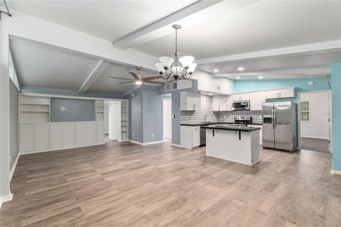 House in Silver Springs Shores, Florida 3 bedrooms, 152.17 sq.m. № 1649860 - photo 6