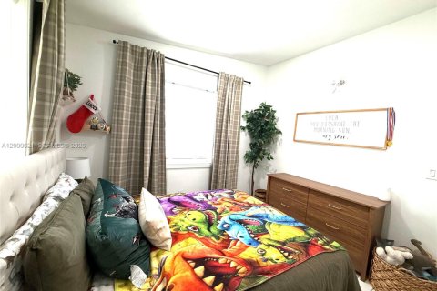 Снять в аренду виллу или дом в Майами, Флорида 4 спальни, 222.97м2, № 2064895 - фото 10