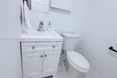 Снять в аренду виллу или дом в Майами, Флорида 4 спальни, 222.97м2, № 2064895 - фото 14