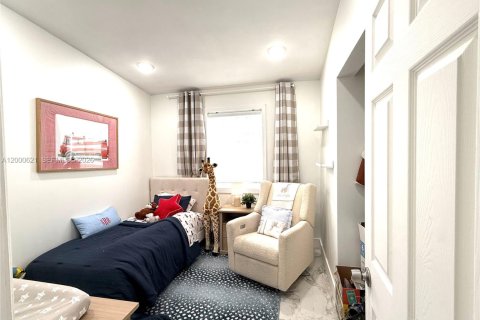 Снять в аренду виллу или дом в Майами, Флорида 4 спальни, 222.97м2, № 2064895 - фото 7