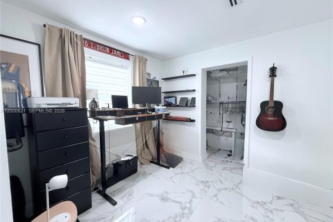 Снять в аренду виллу или дом в Майами, Флорида 4 спальни, 222.97м2, № 2064895 - фото 11