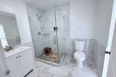 Снять в аренду виллу или дом в Майами, Флорида 4 спальни, 222.97м2, № 2064895 - фото 17