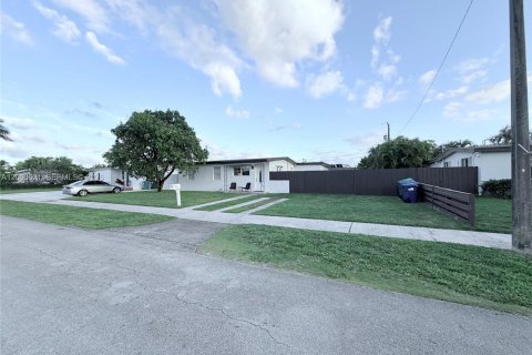 Снять в аренду виллу или дом в Майами, Флорида 4 спальни, 222.97м2, № 2064895 - фото 20